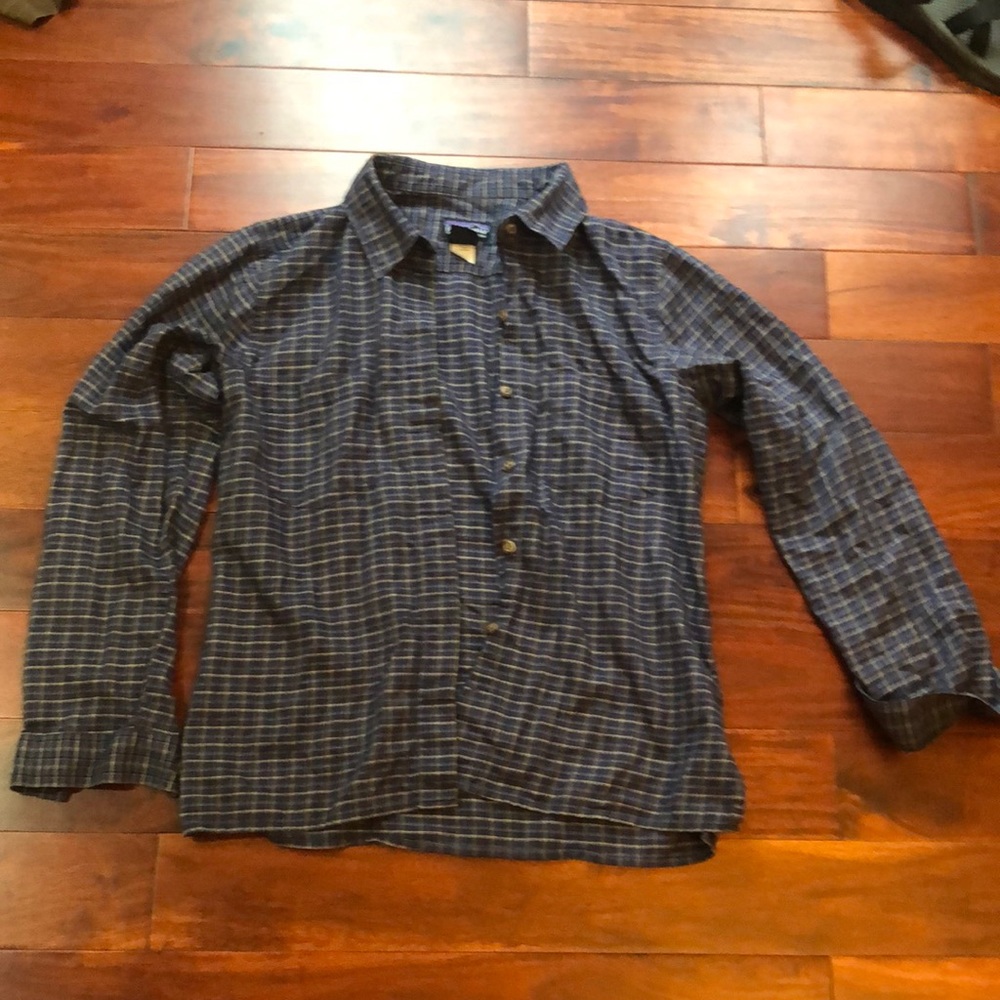 Patagonia plaid shirt size S